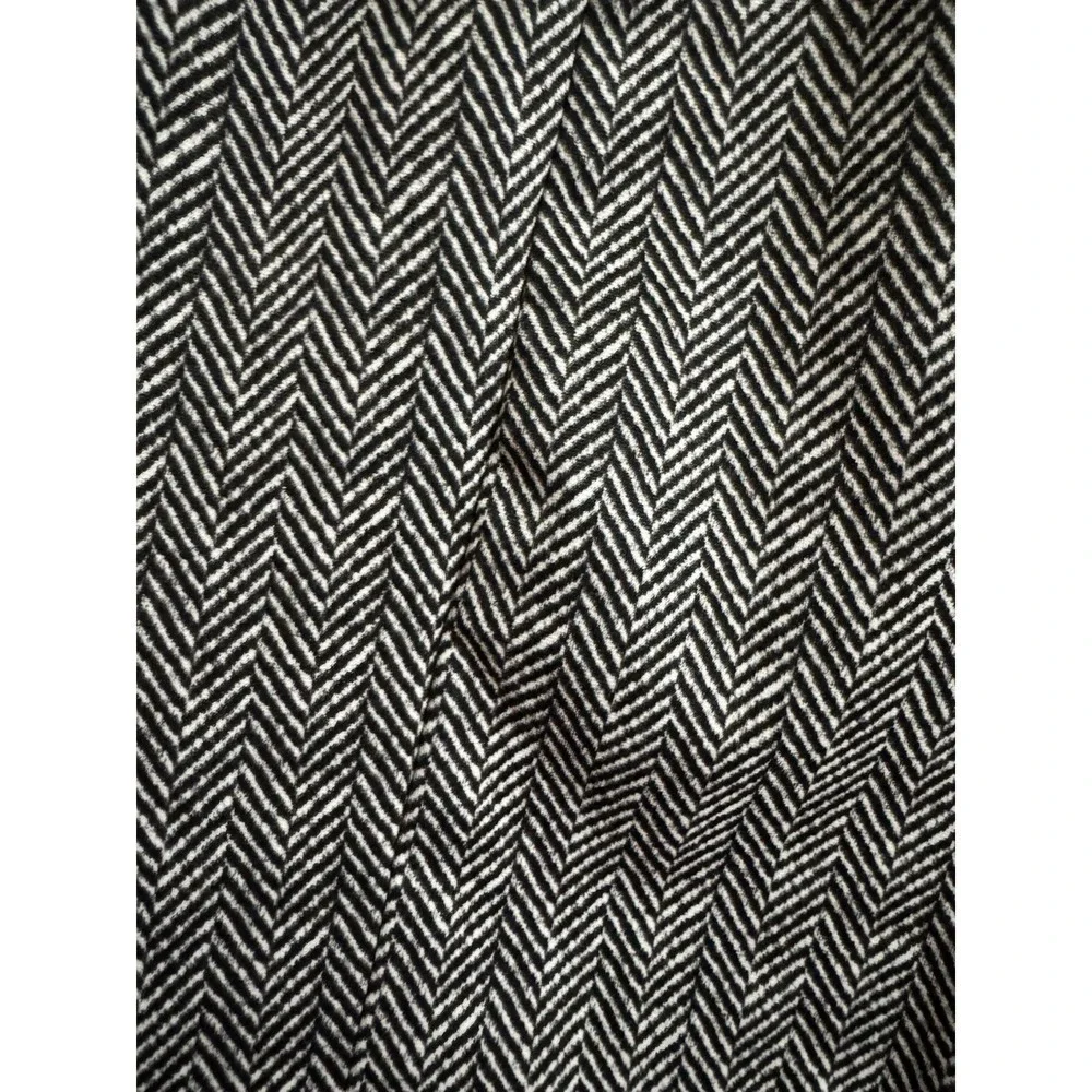 Michael Michael Kors Chevron Print Skirt Size Medium White And Black Pencil Chic